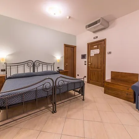 Hotel Ristorante Tesoro Caldarola